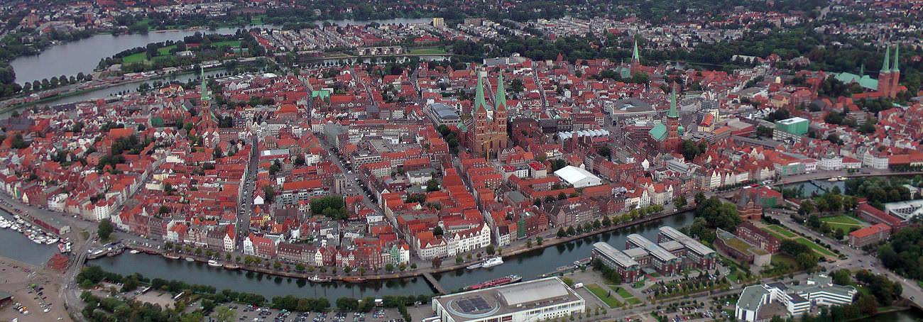 Ballonfahrt Lübeck - Schönberg mit Blick auf die Altstadt